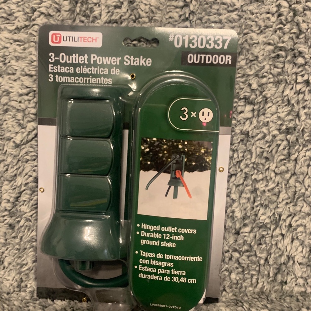 3 outlet power stake